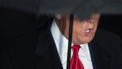 TRAMP NA FOTOGRAFIJI IZGLEDA ZASTRAŠUJUĆE Bivši predsednik SAD priznao kako se osećao u zatvoru