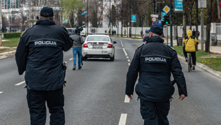 TEŠKA NESREĆA U CENTRU SARAJEVA Vatrogasci izvlače povređene