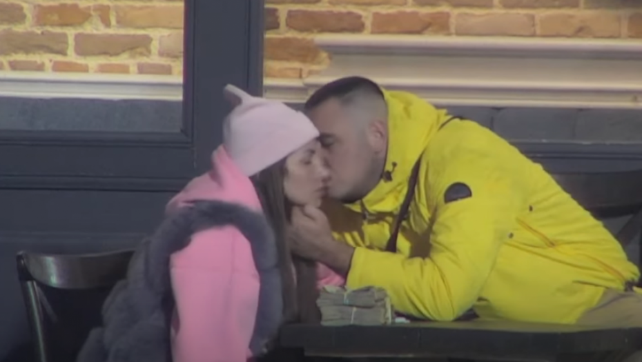 PRIBIO JE UZ TELO DOK SU IH SVI GLEDALI Strasti između Dalile i Cara se ne smiruju