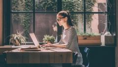 TRI NEVEROVATNO LOŠE NAVIKE Imaju ih samo inteligentne osobe, proverite da li ste među njima!