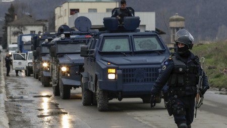 INCIDENT NA KOSOVU Sudarila se dva oklopna vozila specijalne policije kod Gazivoda