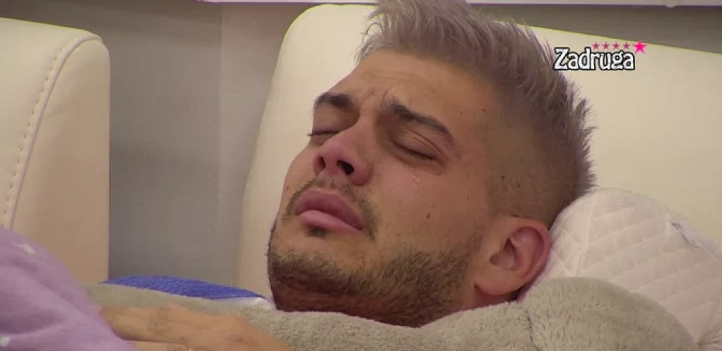 DEJAN OPET PROMENIO FRIZURU Dragojević raspoložen za novu transformaciju, evo kako sada izgleda!