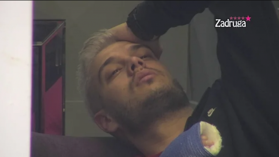 BESNA ŠTO JOJ MUŽ NE DOZVOLJAVA DA IMA LJUBAVNIKA?! Dejan se gušio u suzama zbog Dalilinog ponašanja, ona se žalila Matoroj na njegove reakcije