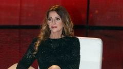 ZBOG OVOGA ĆE SE DOVEKA KAJATI Ovo je hit koji je Mira Škorić odbila, a otpevala je ova pevačica