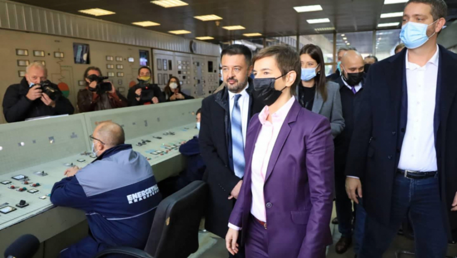 "Čudo u Požegi - leksusi, kobre, skinhedsi i rotacije, još malo pa ćemo čitati i kako je Danilo sleteo Enterprajzom"