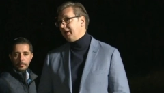 KONAČNO, ĐILASOVCI NAŠLI SLABU TAČKU PREDSEDNIKU List "Danas":  Vučić nosi rolku, a ne kapu!