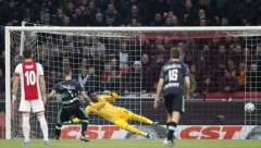 DOBRA VEST ZA TADIĆA! Ajaksu se vraća prvi golman posle devetomesečne suspenzije!