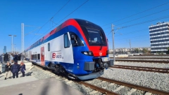 PRELOMNI TRENUTAK U ISTORIJI ŽELEZNICE Ovako izgleda voz koji je danas stigao u Srbiju (FOTO)