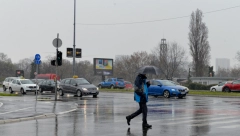 VOZAČI OPREZ! Mokri kolovozi i otežani uslovi na putu!