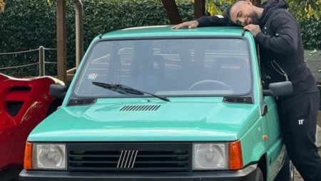 DŽABA TI MERCEDES, DŽABA TI FERARI! Fudbaler Intera plakao od sreće kada mu je stigao "krš" star 20 godina! (FOTO)