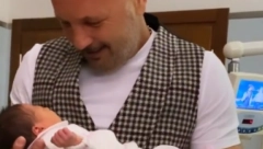 NEŠTO NAJEMOTIVNIJE ŠTO ĆETE DANAS VIDETI! Prvi susret Siniše Mihajlovića sa unukom! (VIDEO)