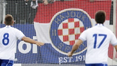 SKANDAL Navijači Hajduka ponovo pozivali na vešanje Srba (VIDEO)