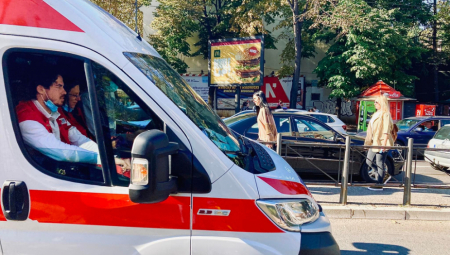 UDES U CENTRU BEOGRADA Žena (44) teško povređena, hitno prebačena u bolnicu