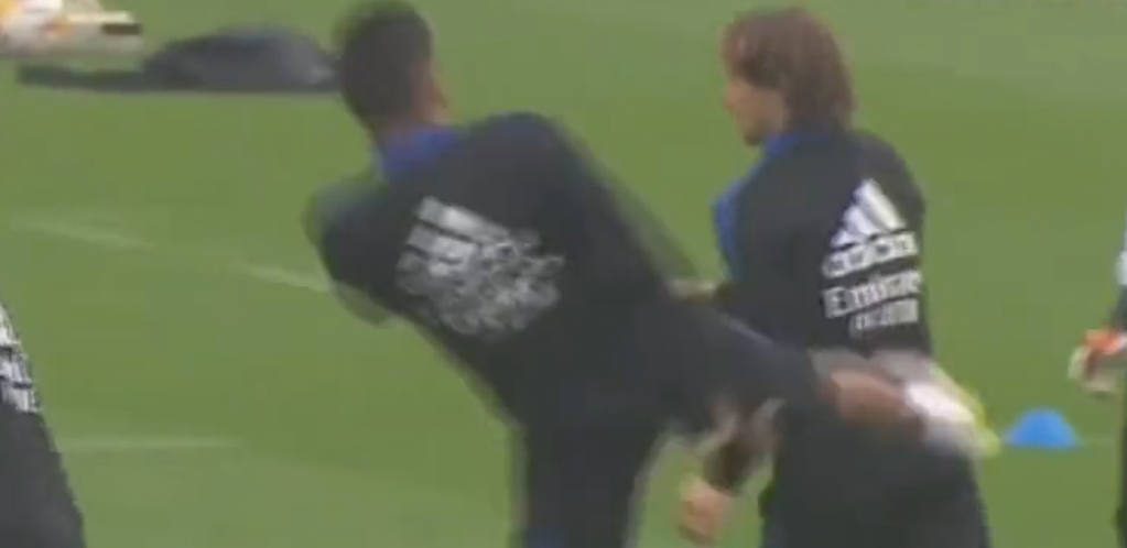 POTPUNI HAOS NA TRENINGU REALA! Isplivao snimak, Hrvat i Brazilac u klinču! (VIDEO)