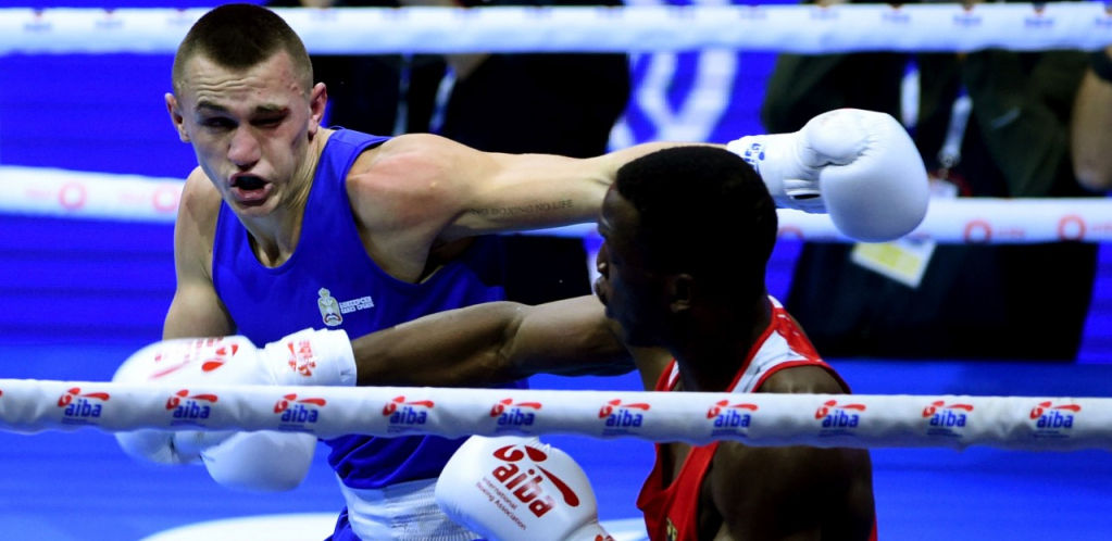SUDIJSKA NEPRAVDA NA SP PREMA NAŠEM SJAJNOM MEMIĆU Navijači i borci zviždali arbitrima (FOTO, VIDEO)