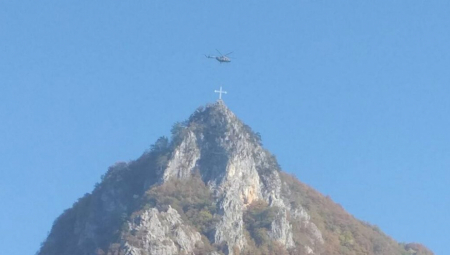 TAČNO KOD MANASTIRA MILEŠEVA Iznad najveće srpske svetinje zasijao simbol pravoslavlja (FOTO)