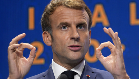 SKANDAL TRESE FRANCUSKU Objavljena SMS prepiska Makrona i austrijskog političara!