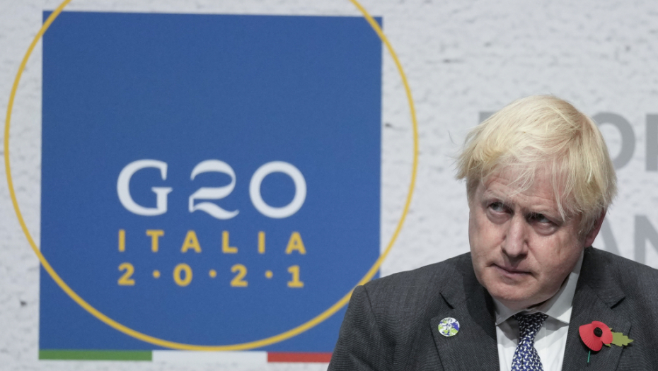 BORIS DŽONSON JAVNO OBEĆAO: Britanija će Ukrajini pokloniti višestruke raketne sisteme kako bi mogle efikasno da odbiju kontinuirani napad Rusije