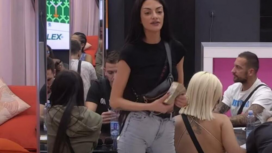 JEDVA DISALA, ODUZELA JOJ SE LEVA RUKA! Tara Simov u predinfarktnom stanju nakon sukoba sa Mensurom!