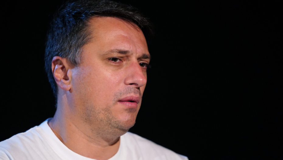 OVO JE MEGA JADNO! Andrija Milošević otputovao sa trudnom devojkom, pa objavom sa terase uzburkao društvene mreže!