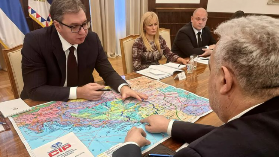 VUČIĆ I KRIVOKAPIĆ PRAVE PLAN Pred njima mapa Balkana i samo jedan cilj