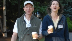 OVAKO IZGLEDAJU NAJBOGATIJE ŽENE NA SVETU: Jedna od njih je Srpkinja, svi je pamte kao pevačicu i definitivno je najlepša