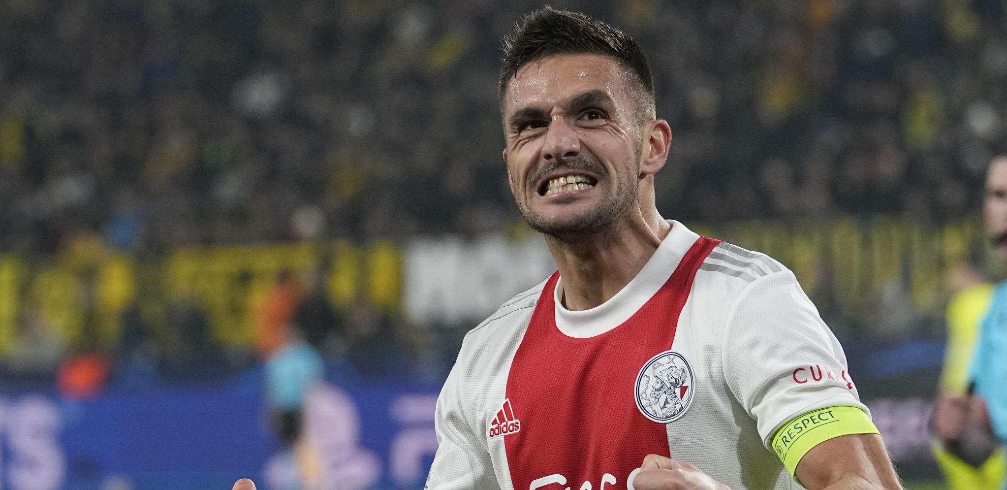 REŠIO JE DA OTKRIJE SVE Holanđani vređaju Tadića, a on gine za klub: Imao temperaturu 39.2, branili mu da igra, a onda je pokazao zašto je čeličan