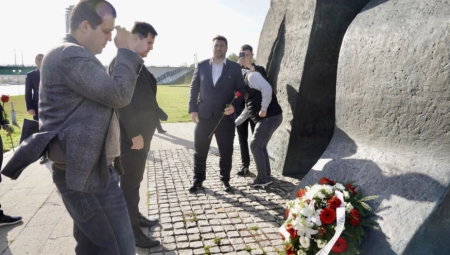 ODALI SU POČAST HEROJIMA Kremlev i Borovčanin položili venac žrtvama u Drugom svetskom ratu