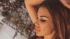 PRETERALA SA FOTOŠOPOM! Olja Crnogorac objavila fotku u bikiniju, pozira pred ogledalom koje se iskrivilo! (FOTO)