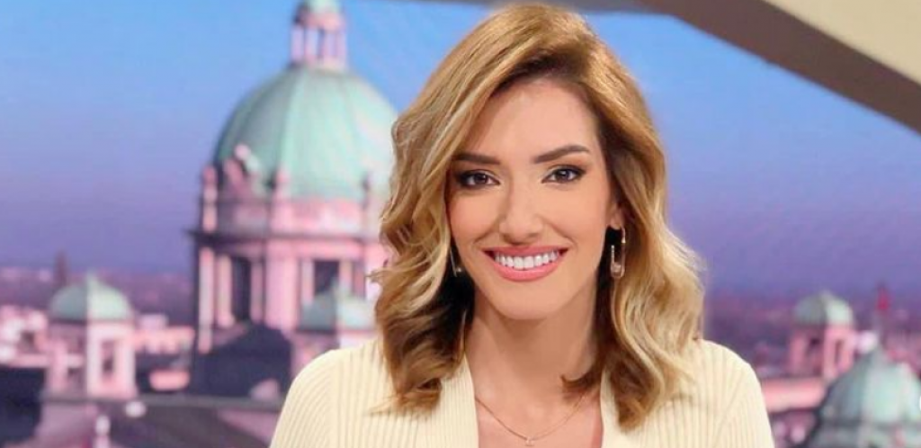 JOVANA JOKSIMOVIĆ PROVOCIRA Voditeljka se pojavila u neočekivanom izdanju, haljina nikad kraća i otkriva sve!