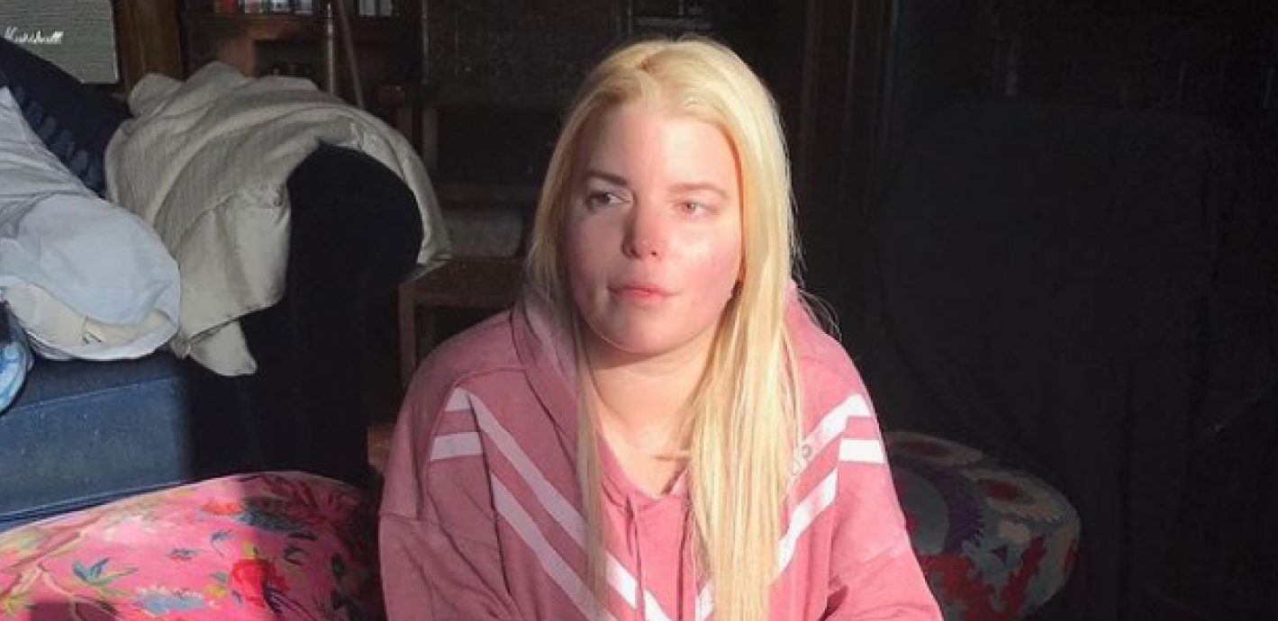 ALKOHOLIZAM JU JE UNAKAZIO Jedna od najlepših pevačica na svetu pre četiri godine je izgledala neprepoznatljivo!