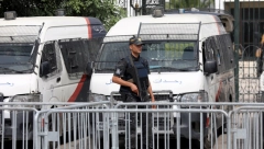 POLICIJSKA VOZILA I VODENI TOPOVI ISPRED ZGRADE MUPA-A "Jedini odgovor – sila i snage bezbednosti"