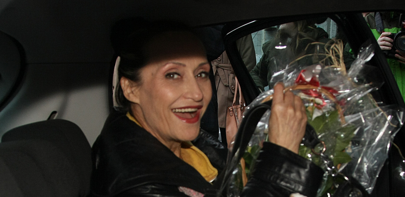 RODILA ĆERKU U ŠESTOJ DECENIJI Naša glumica prošla kroz pakao zbog finasijskih problema, a bivši partner nije hteo ni da čuje za nju