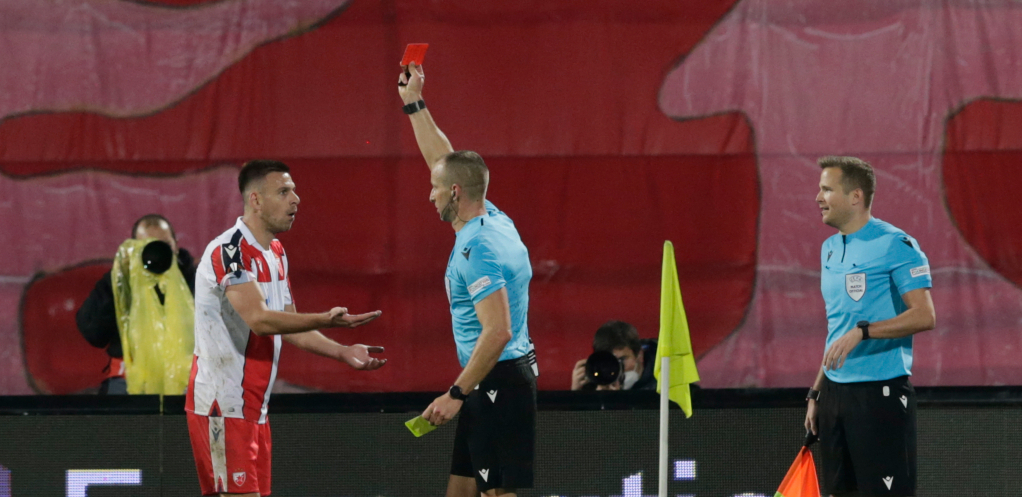 KO JE SUDIJA KOJI JE ZAVIO ZVEZDU U CRNO! Mađar ima debeo dosije, svirao je NAJSKANDALOZNIJI penal u istoriji fudbala! (VIDEO)