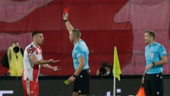 KO JE SUDIJA KOJI JE ZAVIO ZVEZDU U CRNO! Mađar ima debeo dosije, svirao je NAJSKANDALOZNIJI penal u istoriji fudbala! (VIDEO)