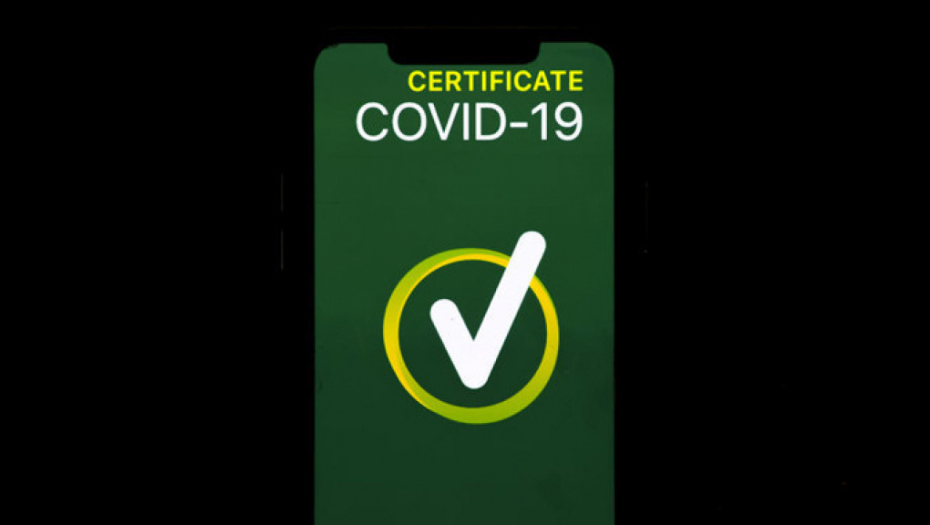 NA PUT S KOVID PROPUSNICAMA I DOGODINE  Evropska komisija predlaže da se produži upotreba sertifikata