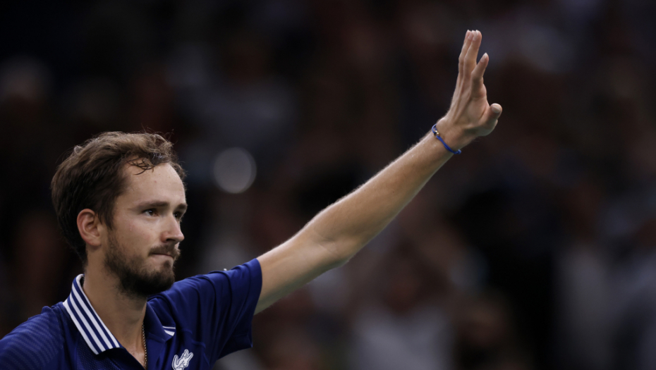 POZNAT JOŠ JEDAN POLUFINALISTA! Medvedev savladao ljubimca domaće publike!