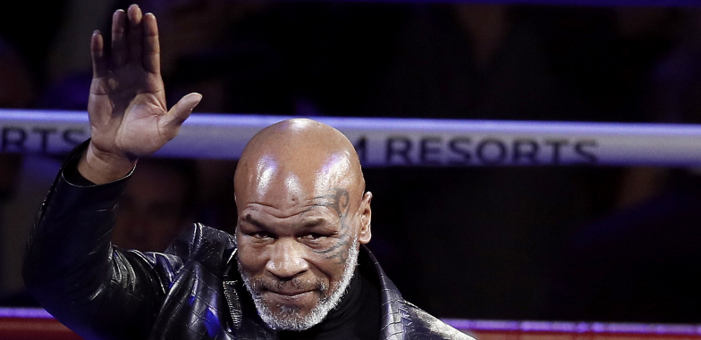 TAJSON U KOLICIMA JE ŠOKIRAO SVET Legendarni bokser se oglasio i objasnio pozadinu cele priče