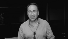 ZNALA SAM DA IMA BAKTERIJU, ČULI SMO SE NEDAVNO! Kolege Marinka Rokvića i dalje u šoku nakon njegove smrti, pevačica neutešna uputila poslednji pozdrav