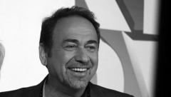 TRI LEGENDE! Isplivala nikad viđena fotografija Marinka Rokvića sa ovim poznatim pevačima i to za istim stolom, a jedan detalj kida dušu (FOTO)