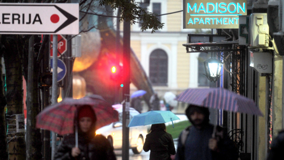 TEMPERATURA ODLAZI U MINUS Ekstremne promene nakon prolećnog dana, čekaju nas oblaci, kiša i SNEG u vim delovima zemlje