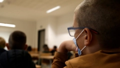 OŠTRA ODLUKA Kreće stalno testiranje dece na virus korona u Sloveniji, izuzeti vakcinisani đaci