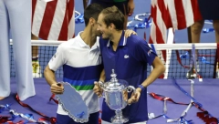 MALO SU POBRKALI LONČIĆE Nole je najbolji na planeti ikad, ali kladionice su žestoko omanule sa kvotama pred finale