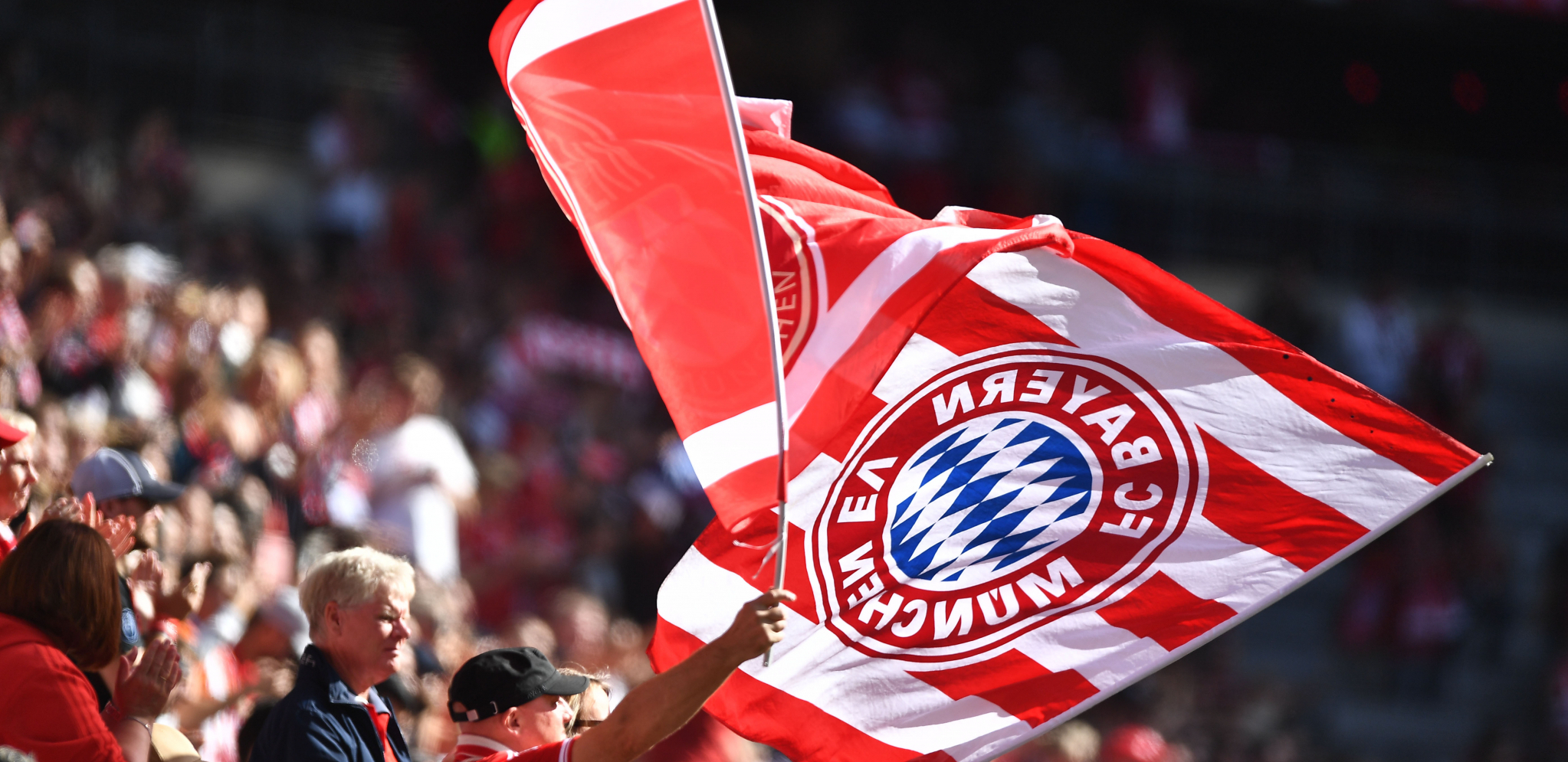 BRUTALNA PORUKA NAVIJAČA ZA UPRAVU Transparent je šokirao Nemačku (FOTO)