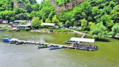 BATAJNICA NA LEPOM PLAVOM DUNAVU Od Zavetnog krsta, preko trim staze na obali i litice iz ledenog doba do vola na ražnju (FOTO)