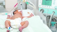 EVO U KAKVOM STANJU JE BEBA IZ KRAGUJEVCA Mama joj preminula od korone šest dana nakon porođaja