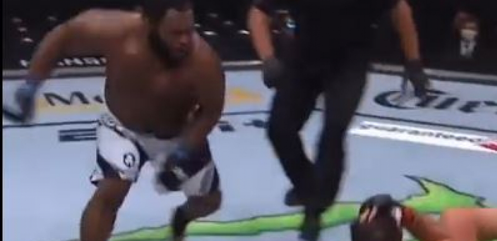 SIMPATIČNI DEBELJKO NA IMPRESIVAN NAČIN OSTVARIO PRVU UFC POBEDU!  Nokautirao je protivnika,  a onda je izveo nešto neverovatno! (VIDEO)