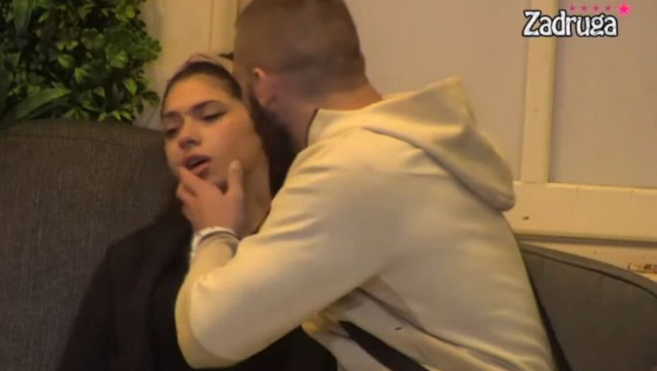 NE OSTAVLJA JE NA MIRU! Mensur ponovo naskače na maloletnu Milicu, kamere snimile svaki detalj vrele akcije u izolaciji! (VIDEO)