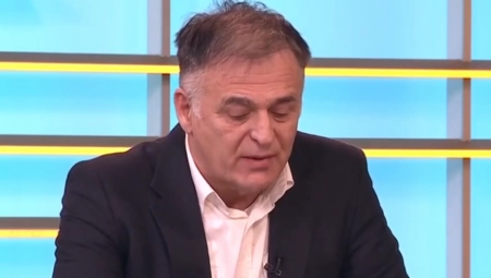 BRANISLAV OBJAVIO PREPISKU SA DANIJELOM! Lečić obelodanio šta mu je koleginica pisala: Ne spominji nikome da sam došla u Beograd!