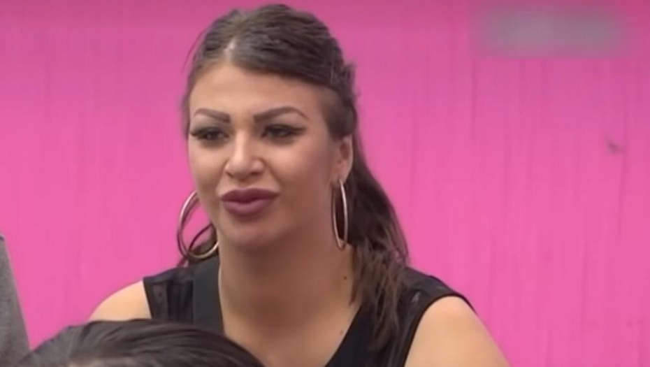 VERILA SE MILJANA KULIĆ? Rijaliti učesnica prvo pokazala novog dečka, a sada prsten! (FOTO)